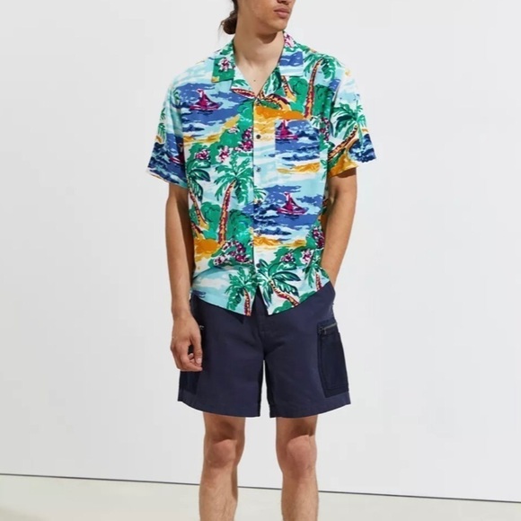 UO Painted Paradise Rayon Short Sleeve Button-Down Shirt - Picture 3 of 5